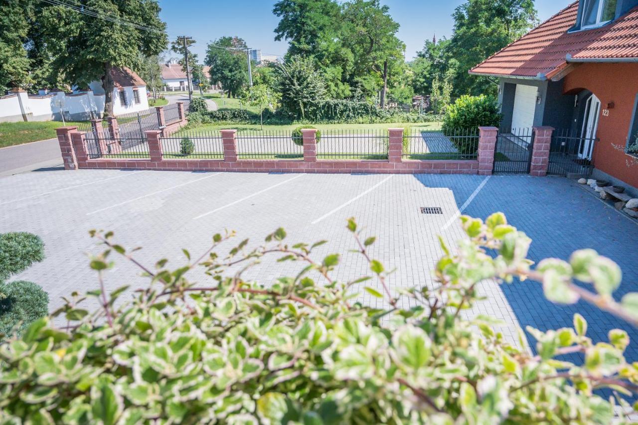 Penzion 2 Sklepy Tasovice Exteriör bild